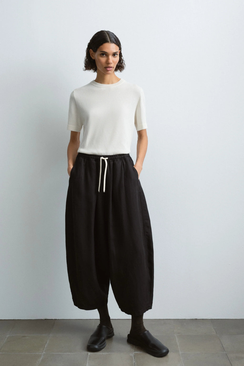 Cordera Carrot Pants, Black